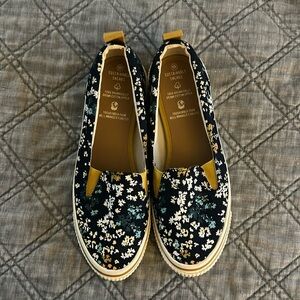 Organic Floral Slip on Sneakers size 8
